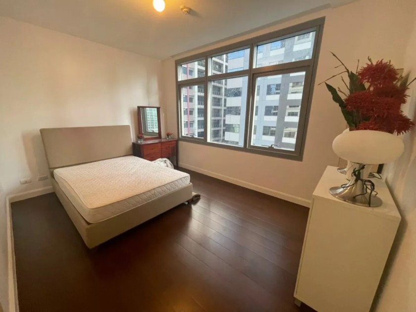 The Suites 2 Bedroom Unit For Sale in Fort Bonifacio, Taguig City