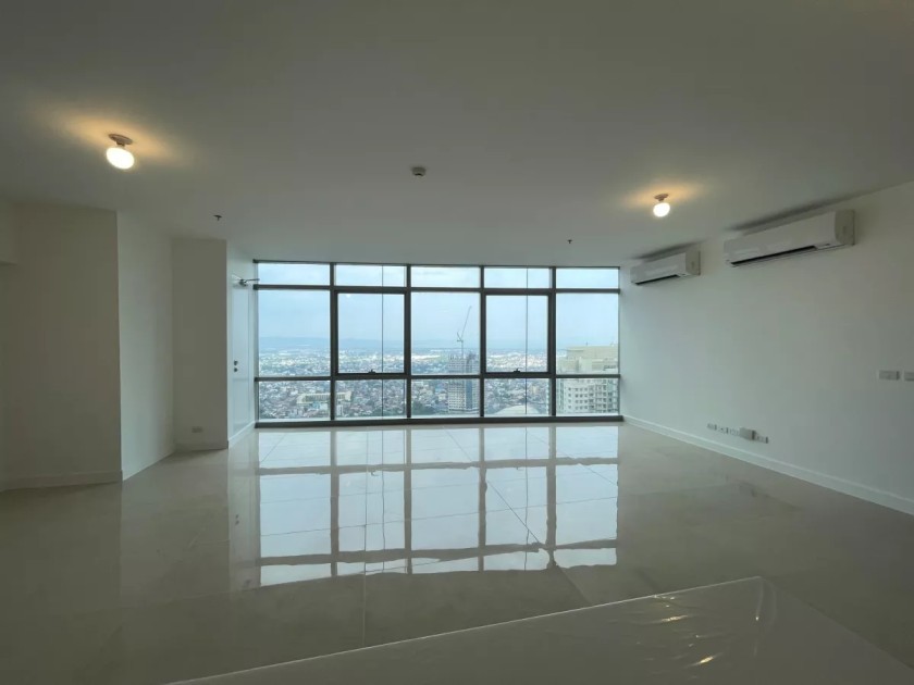 East Gallery Place: 3BR For Sale