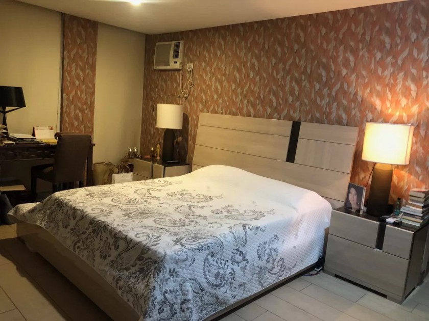 Semi Furnished 3BR Unit for Sale at Venice Luxury Residences