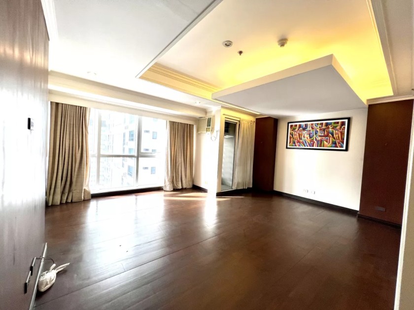 For Sale 3 Bedroom Condo Unit in South of Market BGC, Taguig City