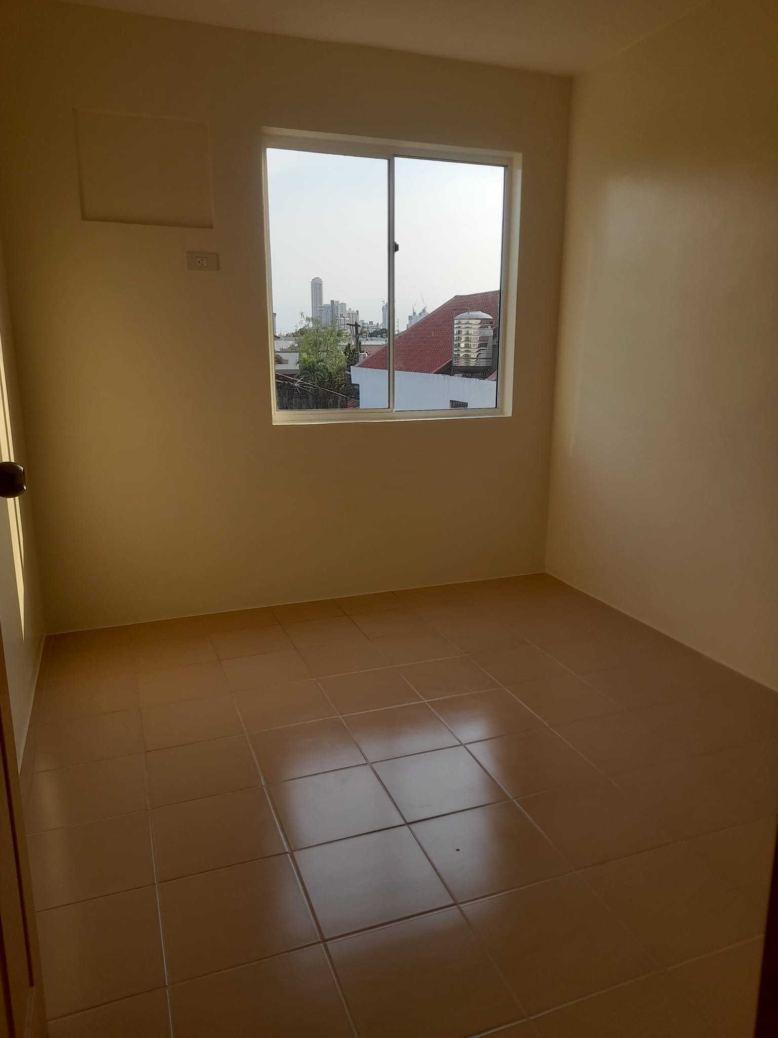 2BR CONDOMINIUM IN ONE SPATIAL FOR RENT