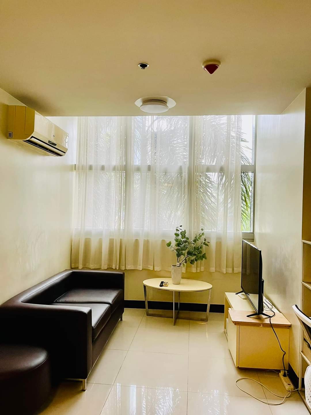 Fully Furnished 1 Bedroom Unit in One Central for Rent