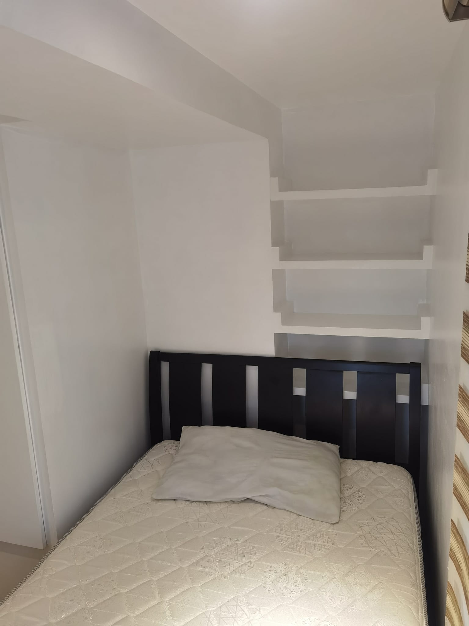 2 Bedroom Condominium Unit For Sale in Victoria de Makati