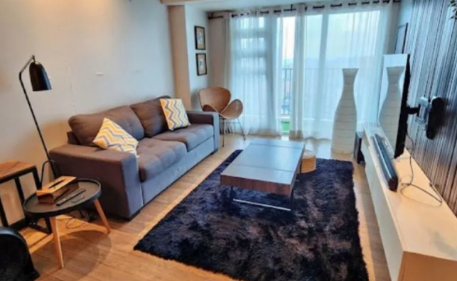 FOR RENT 1BR UNIT w/ BALCONY AT KROMA TOWER MAKATI