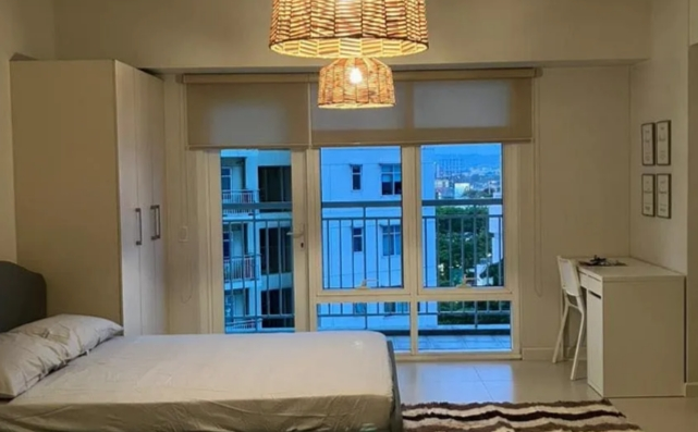 FOR RENT STUDIO UNIT AT TWO SERENDRA RED OAK