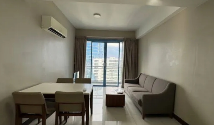 FOR RENT: 2 Bedroom Unit with Parking in Three Central