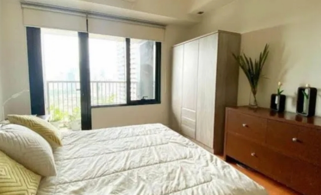 FOR RENT 1BEDROOM W/ PARKING AT ONE ROCKWELL