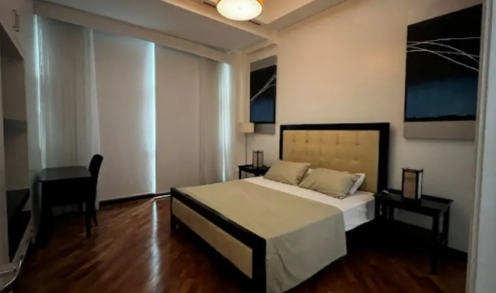 FOR SALE: One Bedroom Unit with Parking in Manansala Tower