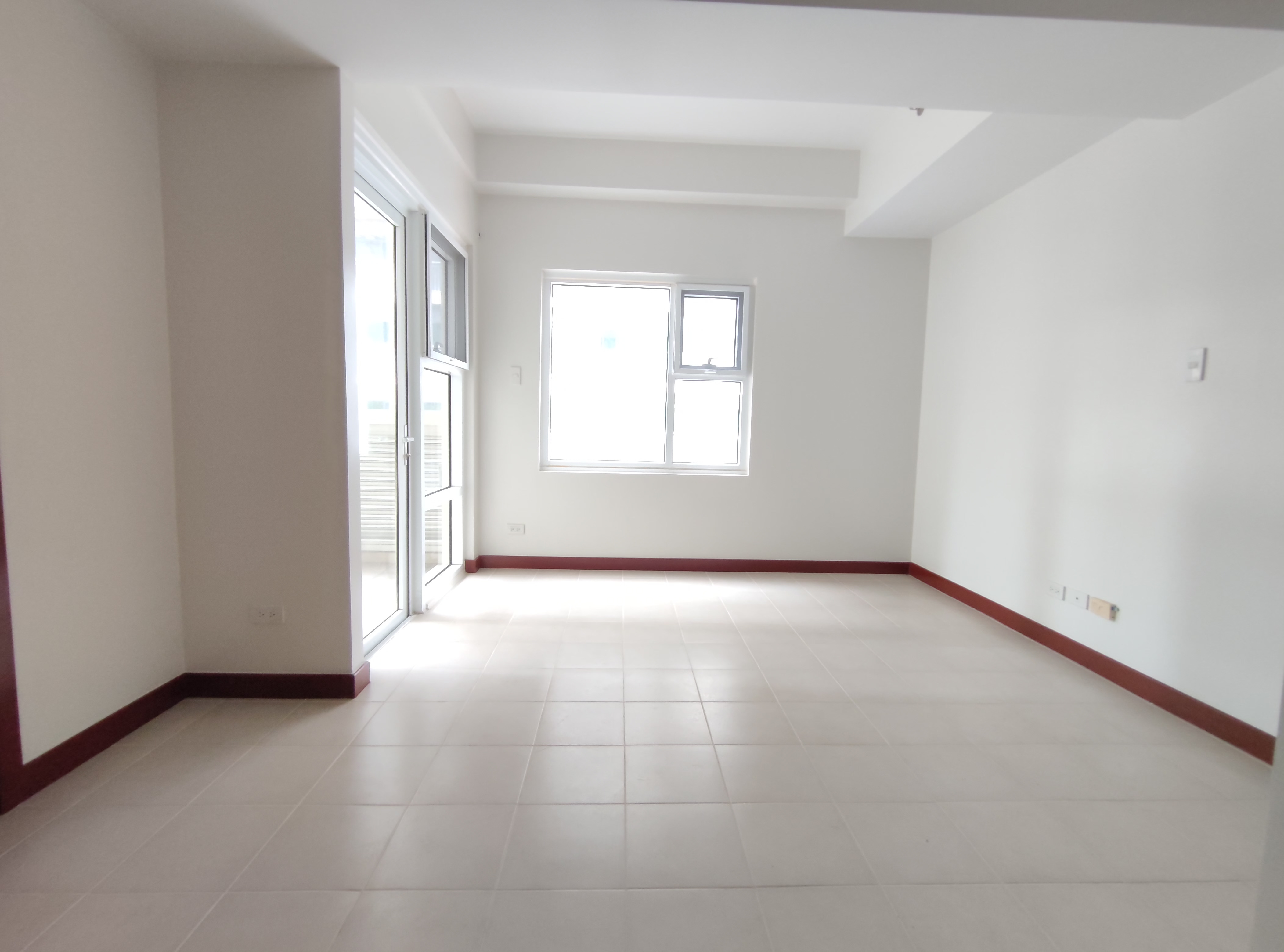 FOR SALE: Studio Unit in Paseo De Roces