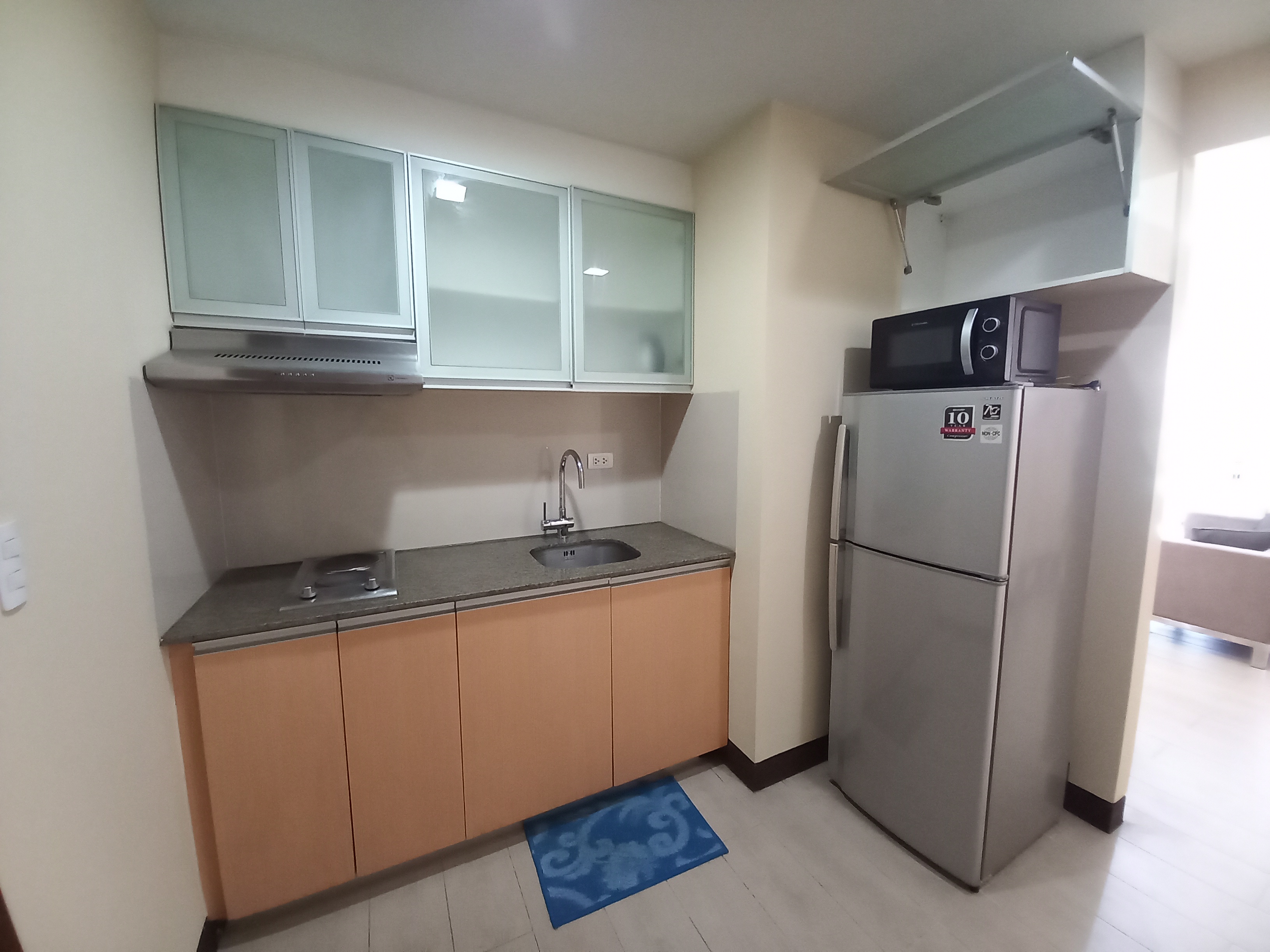 FOR RENT: Studio Unit at Two Central Makati