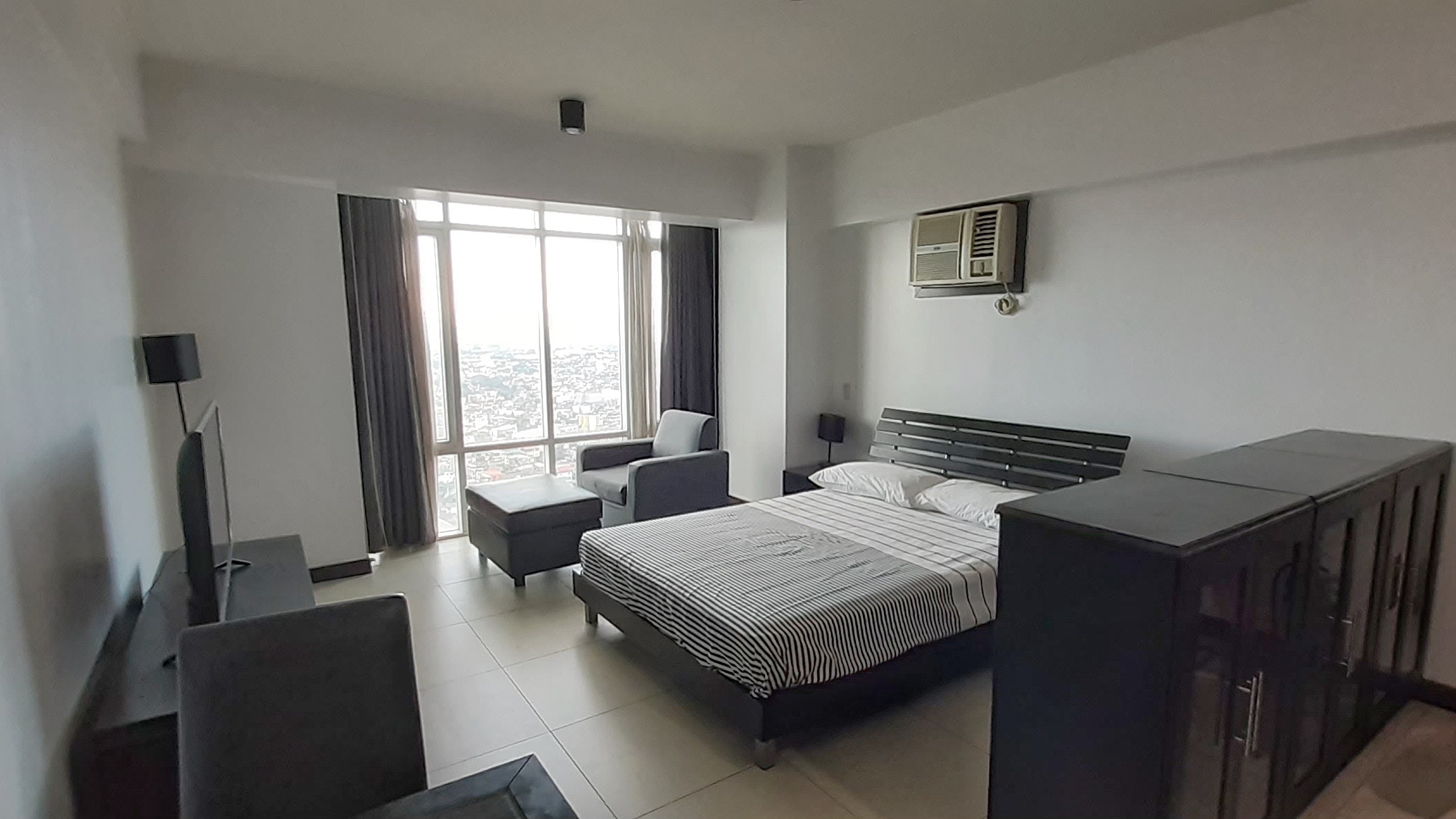 FOR SALE: 1 Bedroom in Two Serendra