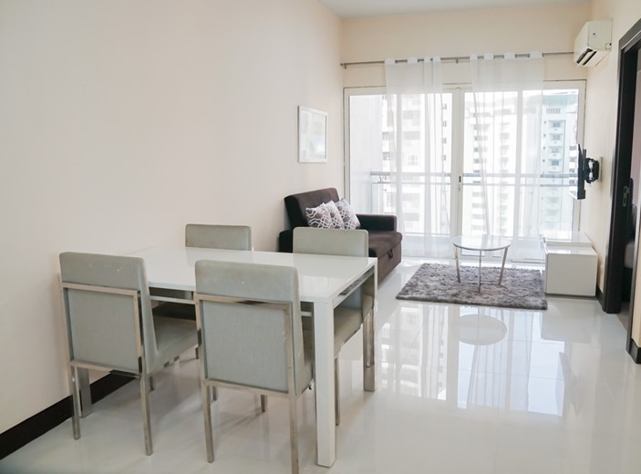 FOR RENT: 1 Bedroom Unit in Two Central