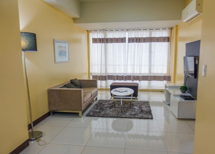 FOR RENT: 1 Bedroom Unit in One Central