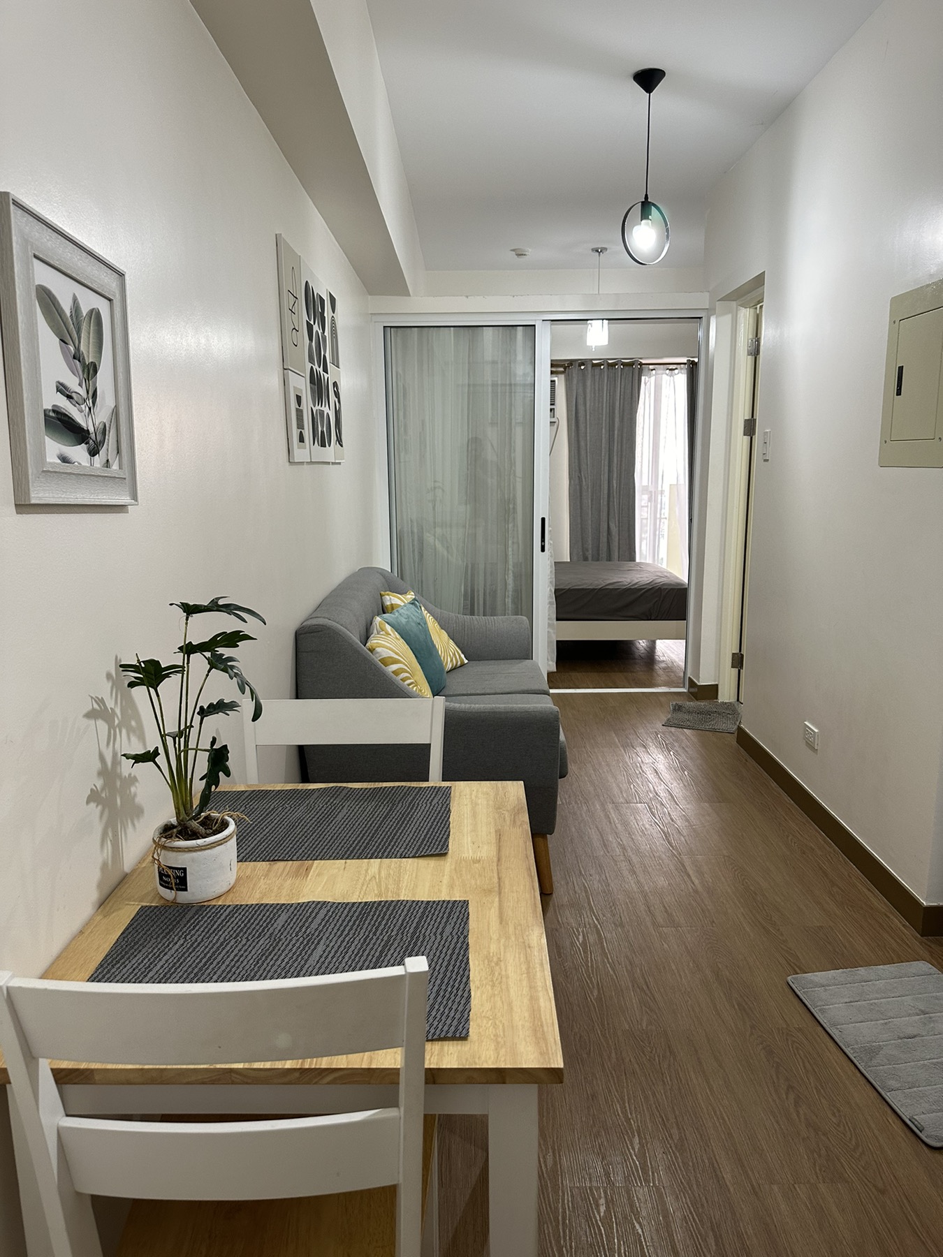 1 BR Condo For Rent in Infina Towers, Quezon City