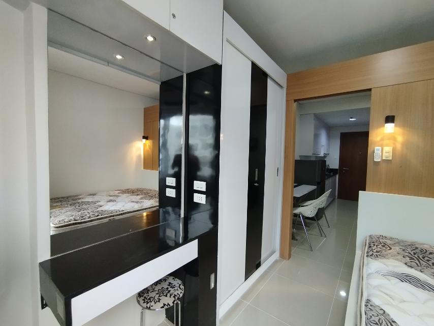 Fully Furnished 1BR in Shell Residences For Rent