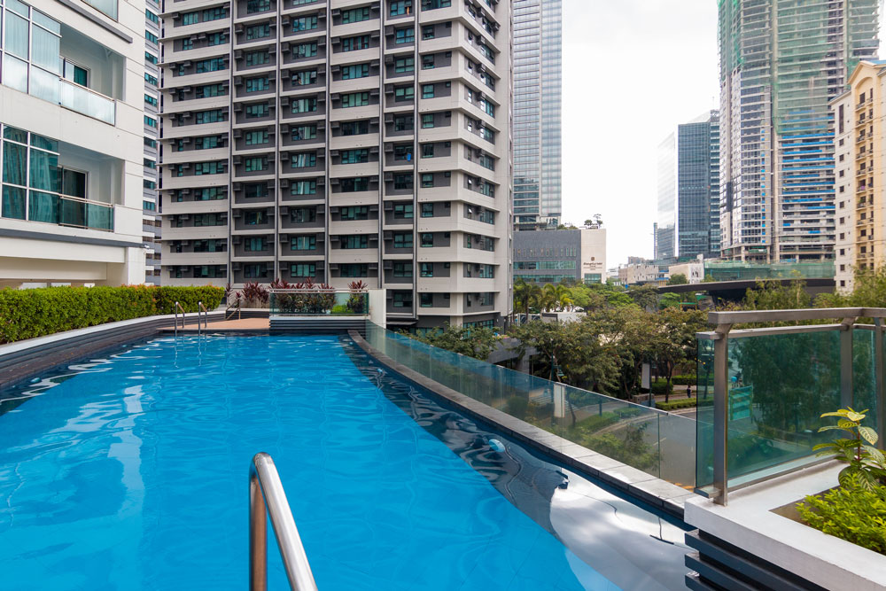 FOR RENT: 1 Bedroom Unit with Balcony and 1 Parking in Crescent Park Residences