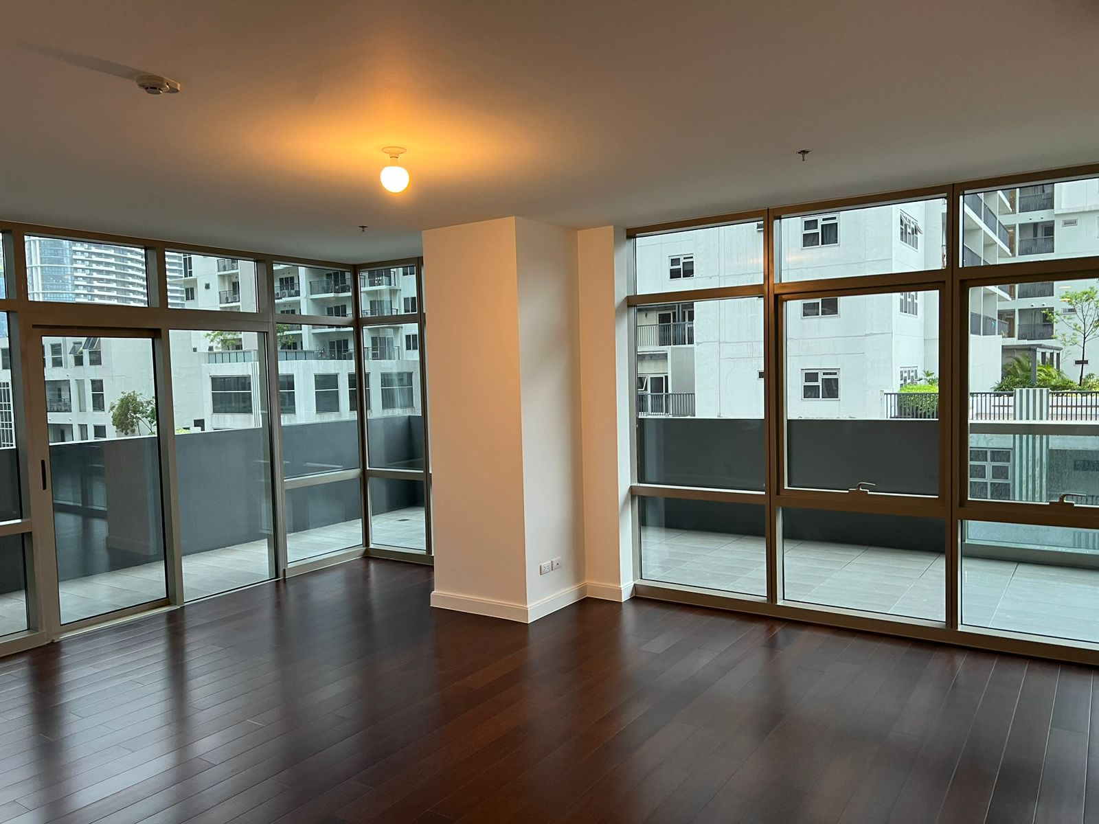 FOR RENT: 3 Bedroom Unit with Balcony in West Gallery Place