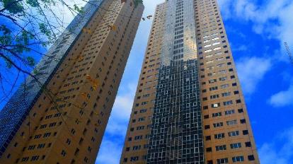 FOR RENT: 2 Bedroom Unit Loft Type with Balcony and 1 Parking in South of Market