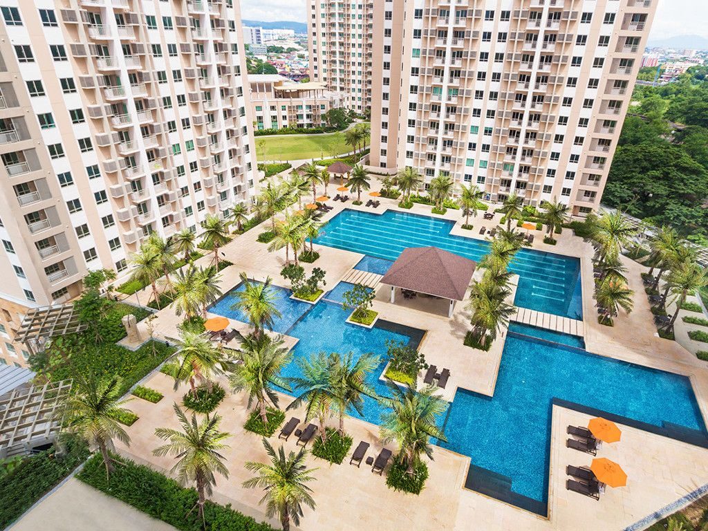 FOR RENT: 3 Bedroom Unit in The Grove by Rockwell