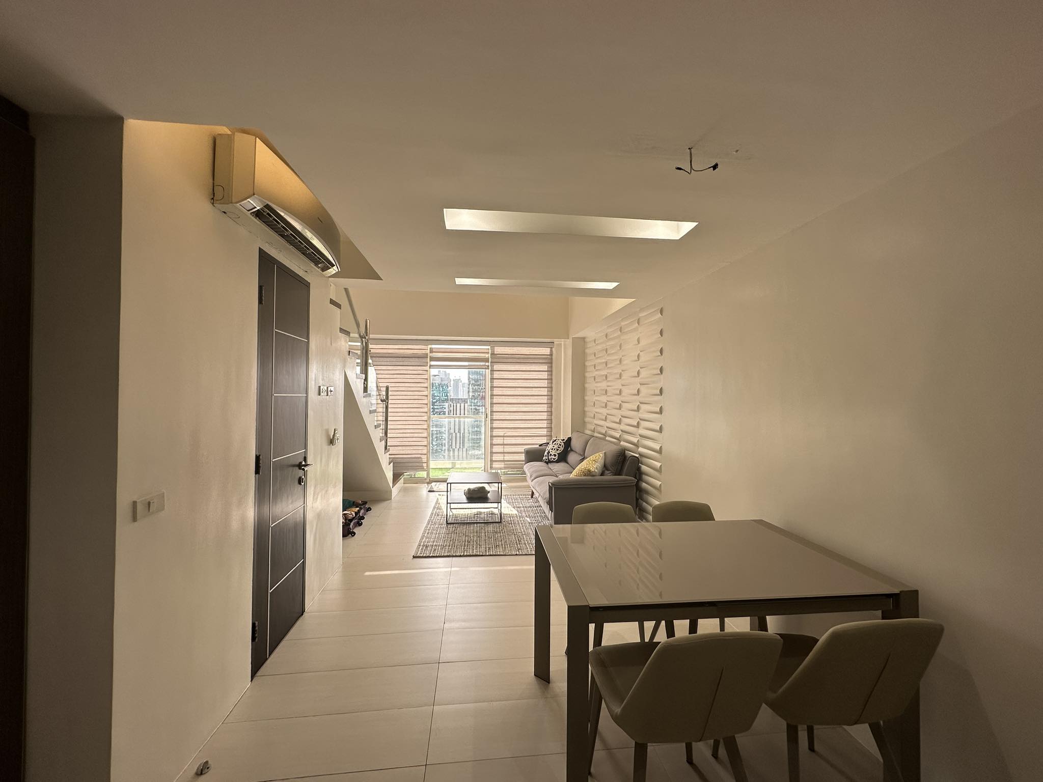 FOR RENT: 1 Bedroom Unit with 1 Parking in F1 Residences