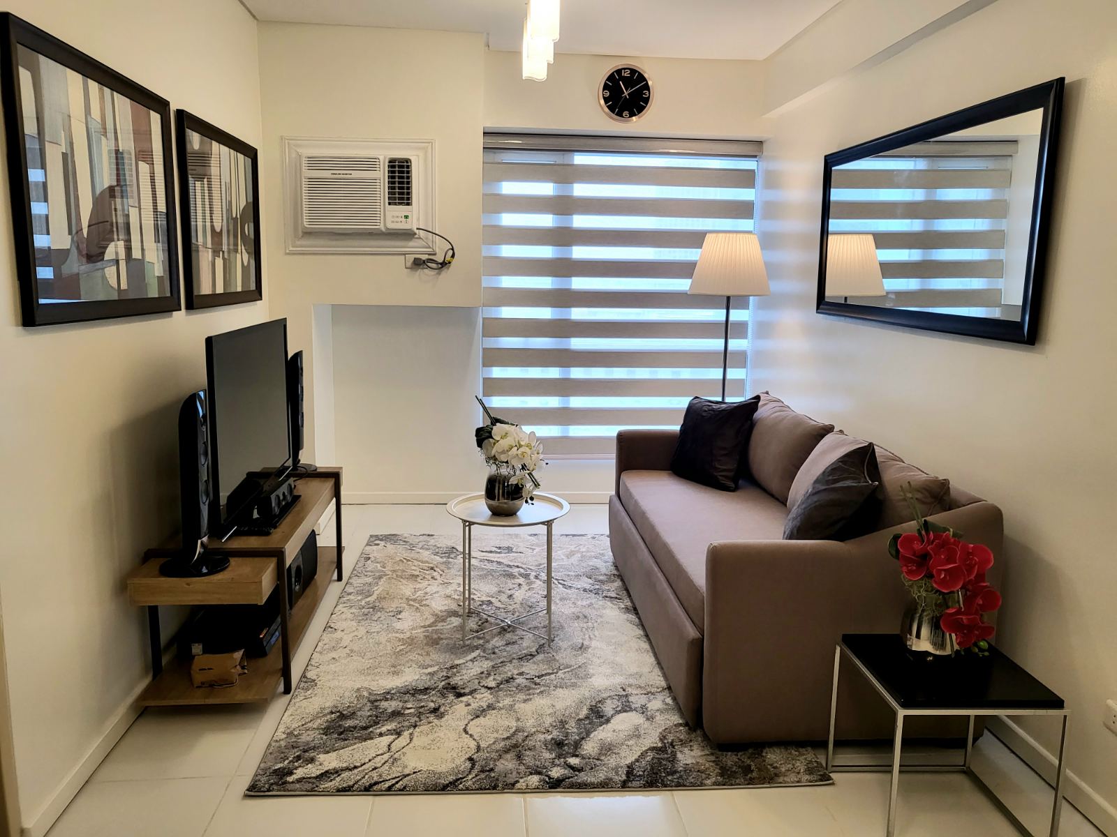 FOR RENT: 2 Bedroom Unit with 1 Parking in Columns Ayala