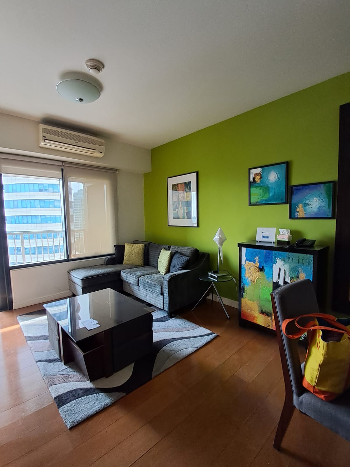 FOR RENT: 1 Bedroom Unit with balcony in One Rockwell