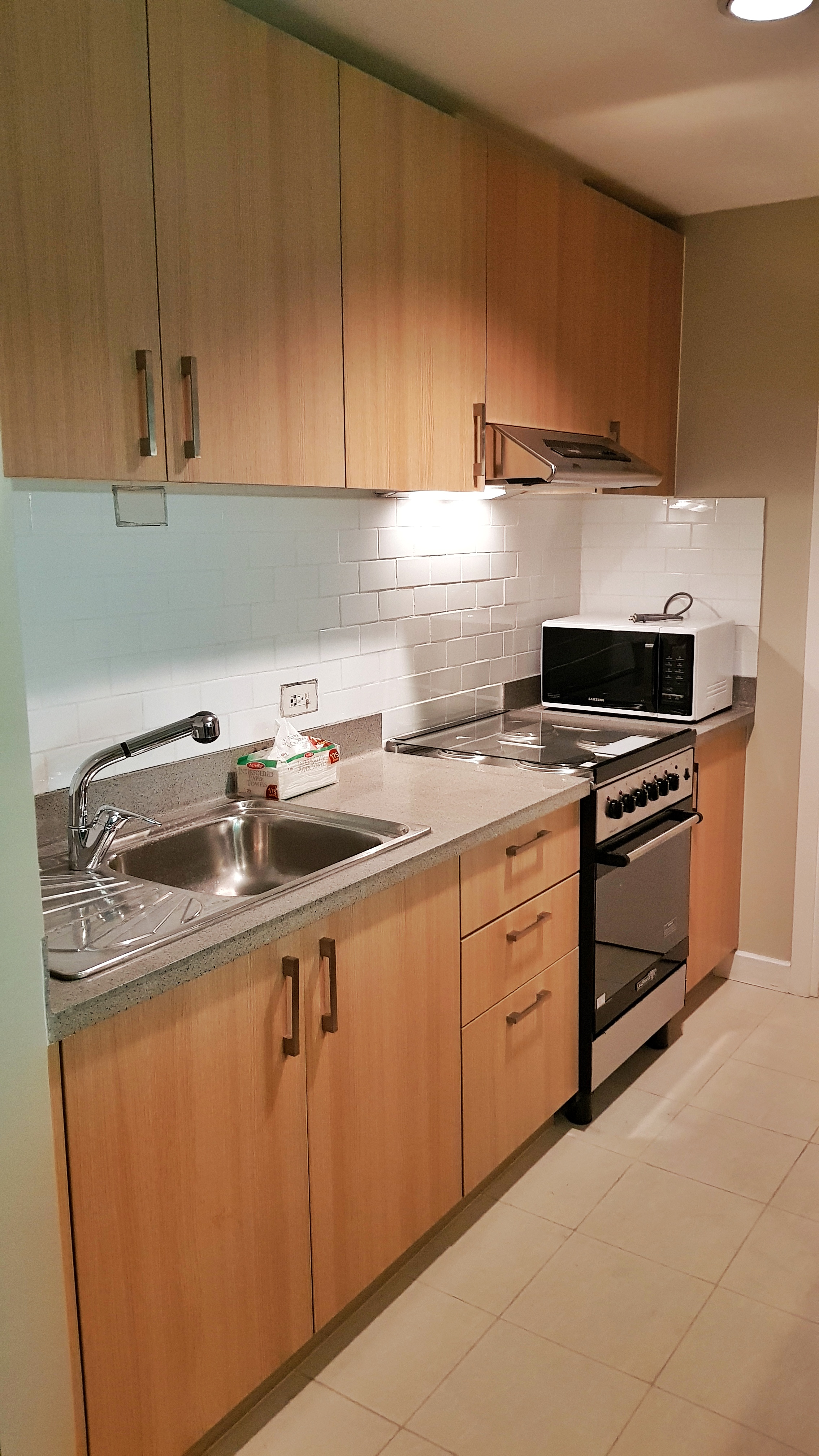 FOR RENT: 2 Bedroom Unit with 1 Parking in Stamford Tower 1