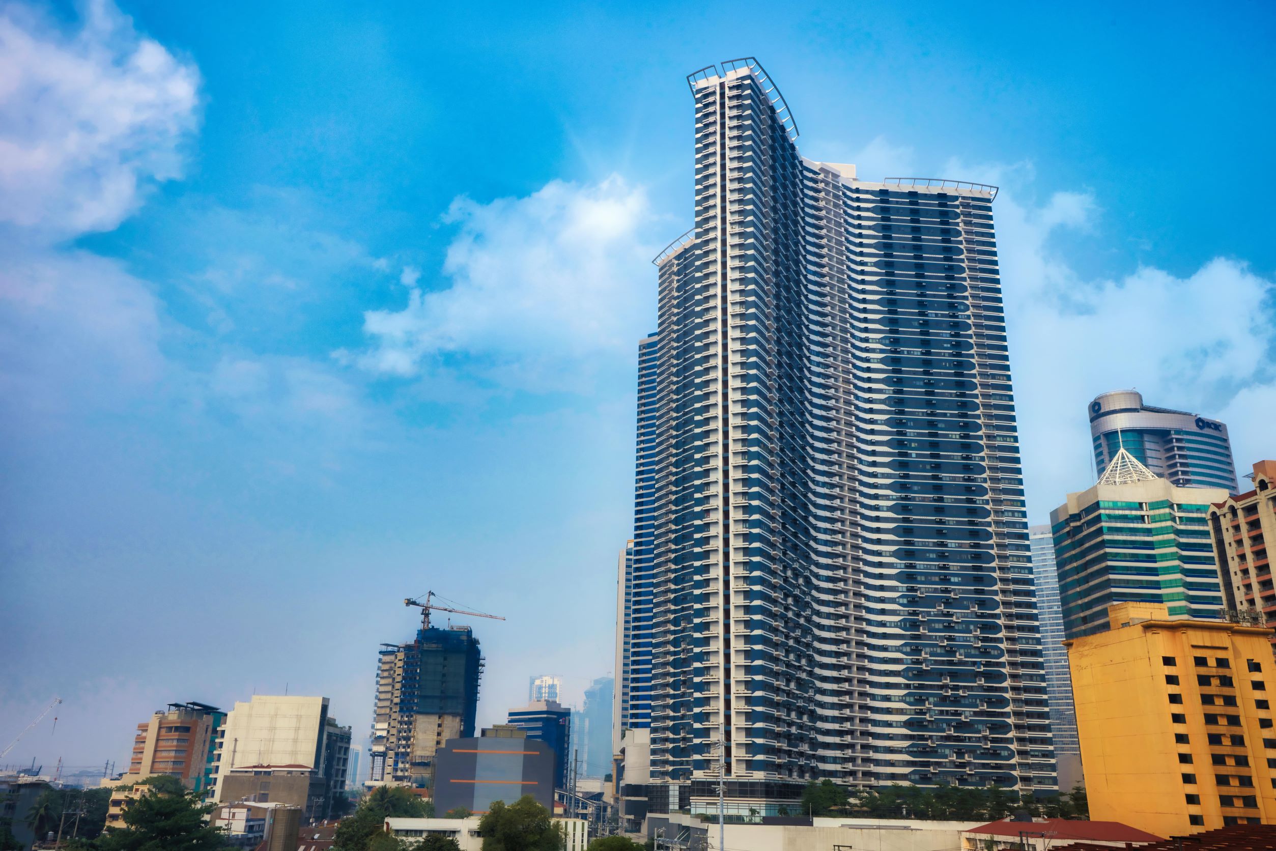 FOR SALE  1BR AT THE RISE MAKATI - KEY - 126