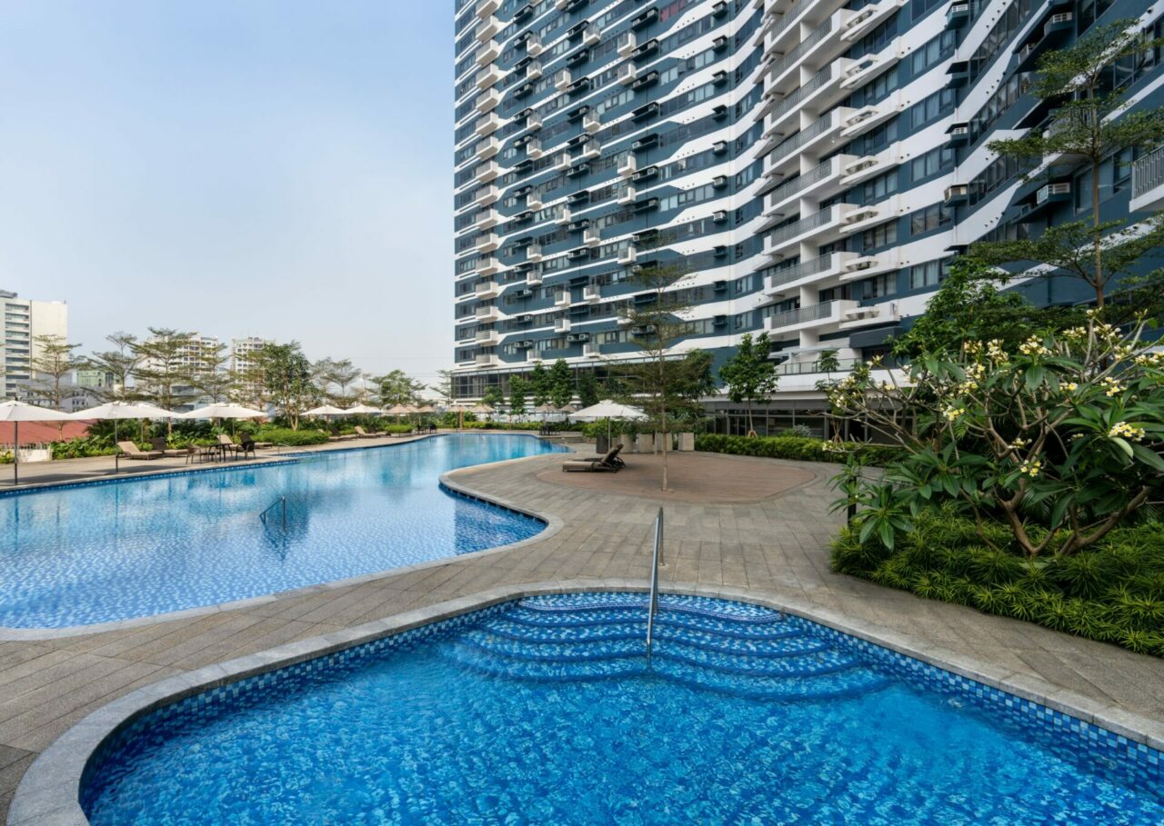 1BR FOR SALE AT THE RISE MAKATI - KEY - 128