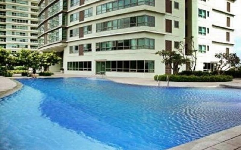 FOR RENT: 2 Bedoom Unit with 1 Parking in The Residences at Greenbelt