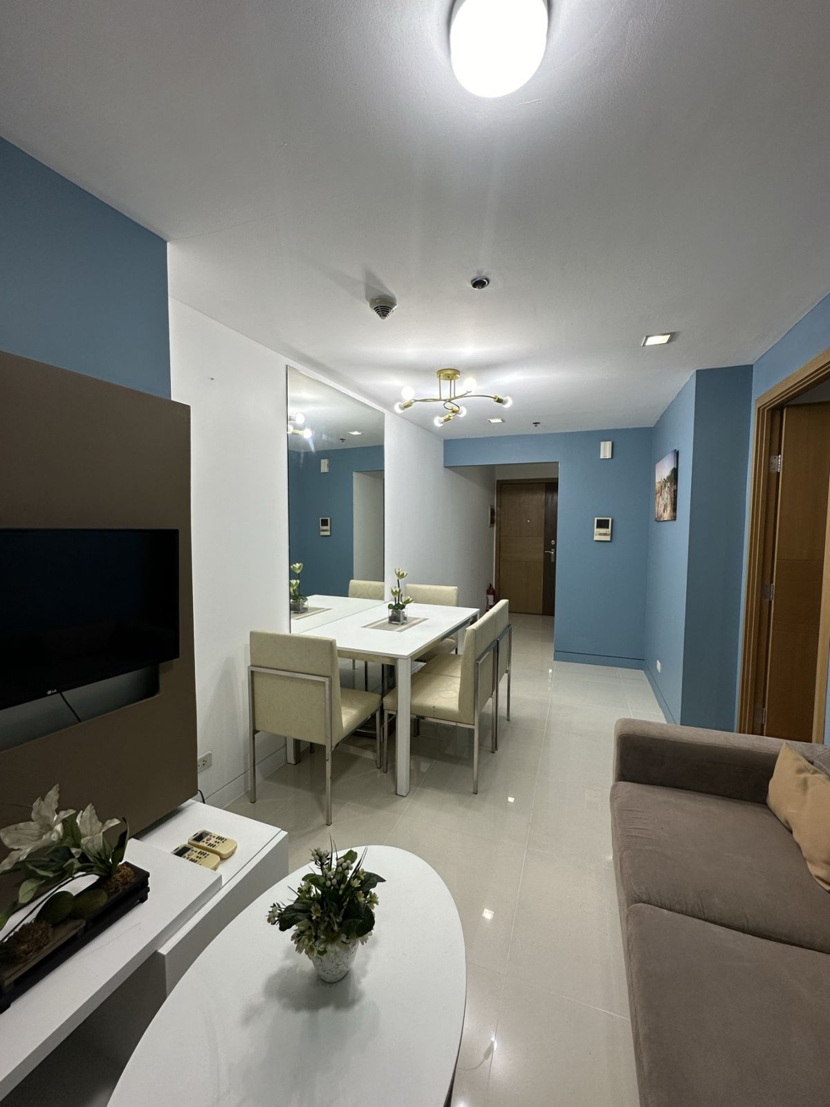 1BR Unit For Sale in One Central Makati