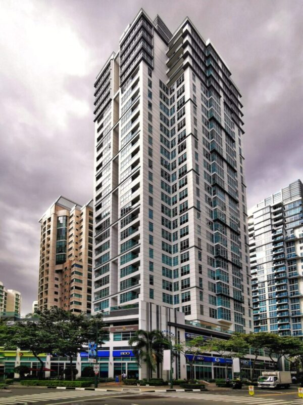 FOR RENT: 1 bedroom Condo in Crescent Park Residences