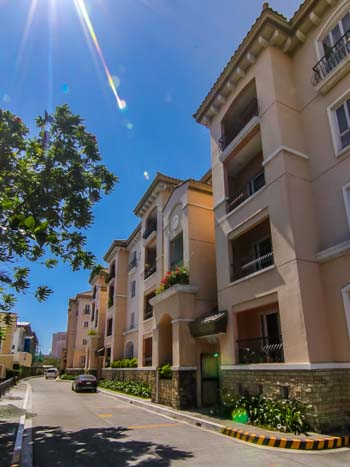 FOR RENT: 3 bedroom Condo in Mckinley Hill Garden Villas