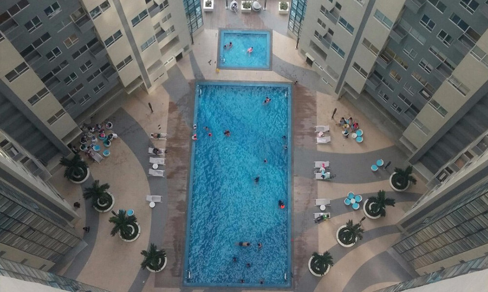 FOR RENT: 4 bedroom Condo in Fort Victoria BGC