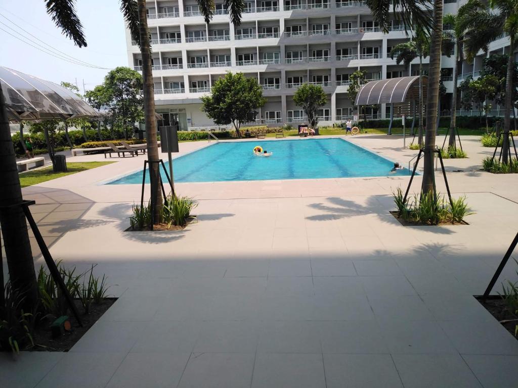 FOR RENT: 1 bedroom w/ Balcony Condo in Grace Residences