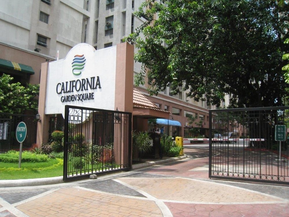 FOR SALE: 2 Bedroom Unit Loft Type in California Garden Square