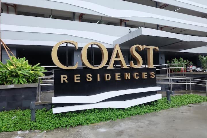 FOR SALE: 1 Bedroom Unit with Balcony in Coast Residences