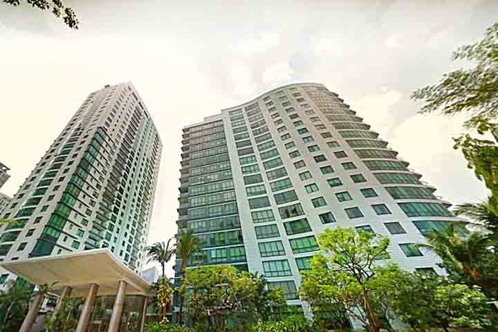 FOR RENT 2BR UNIT w/ Balcony AT Amorsolo Square East Rockwell