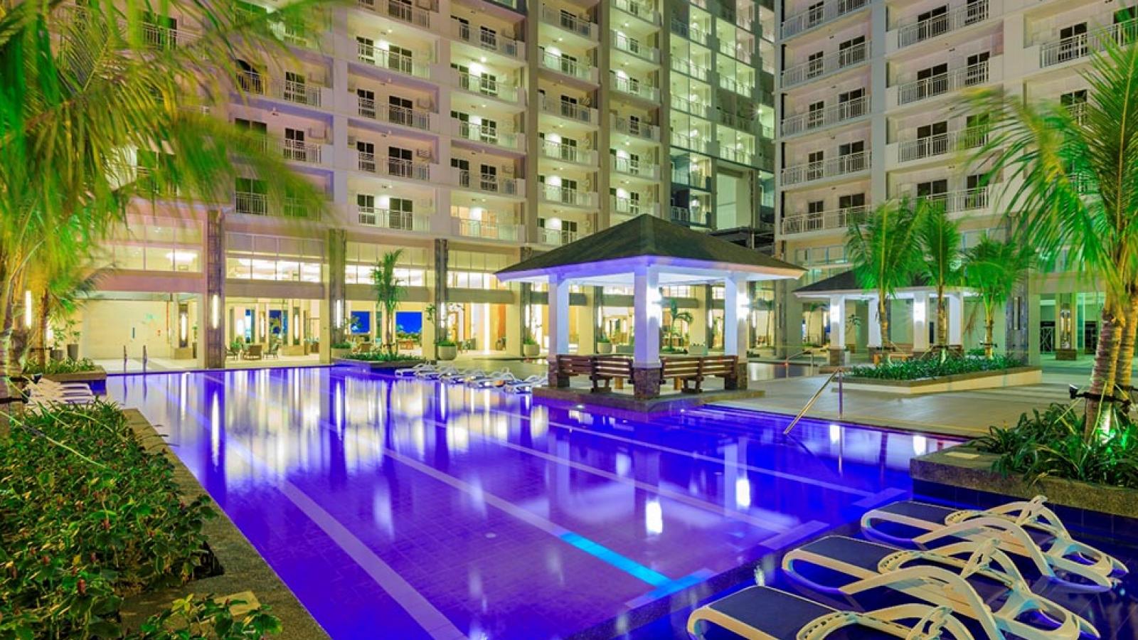 FOR SALE: 1 Bedroom Unit with Balcony in Lumiere Residences