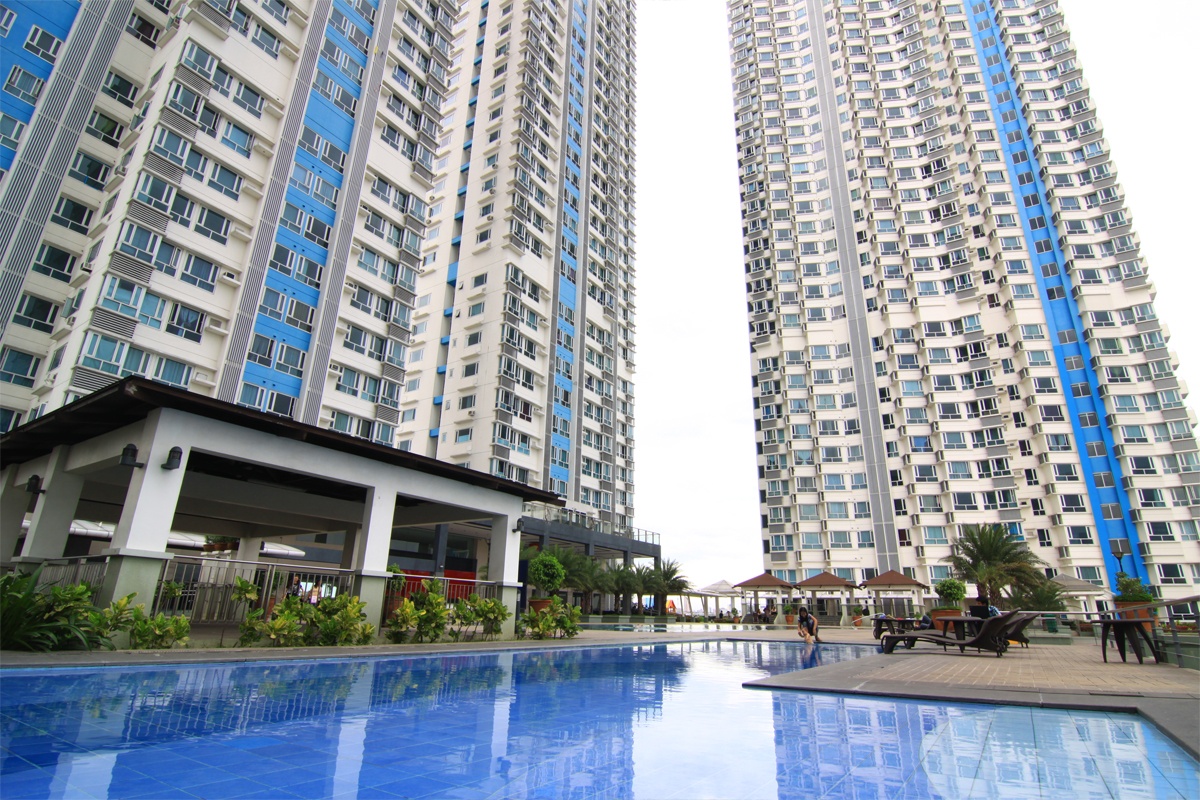 FOR SALE: 2 Bedroom Unit with Balcony in Mezza Residences