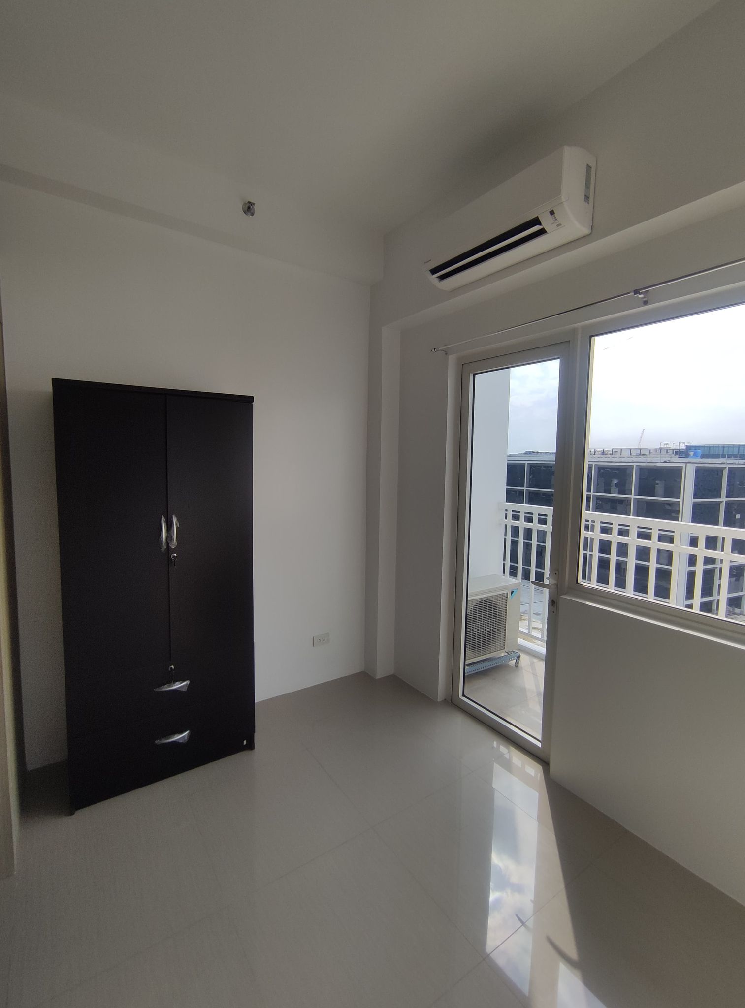 1BR Semi Furnished for Rent in Shore Residences Pasay