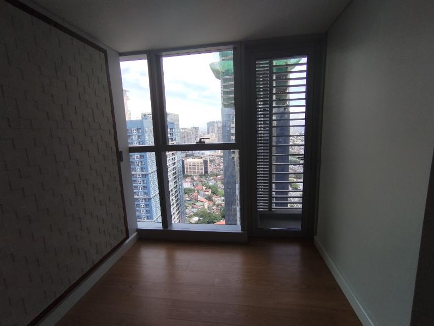 FOR RENT 2BR UNIT w/ MAID'S ROOM AT THE SEASONS BGC