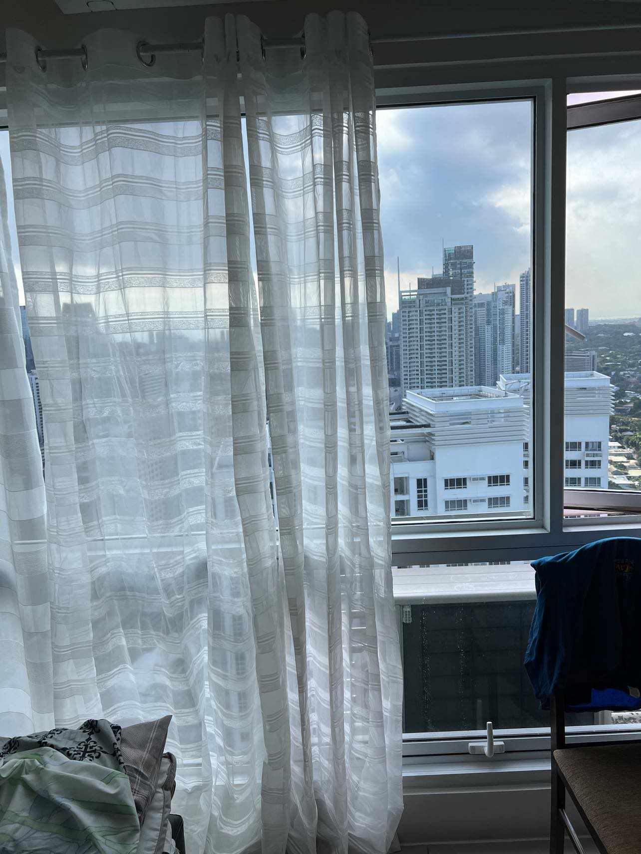 STUDIO UNIT FOR SALE IN THE BEACON TOWER MAKATI