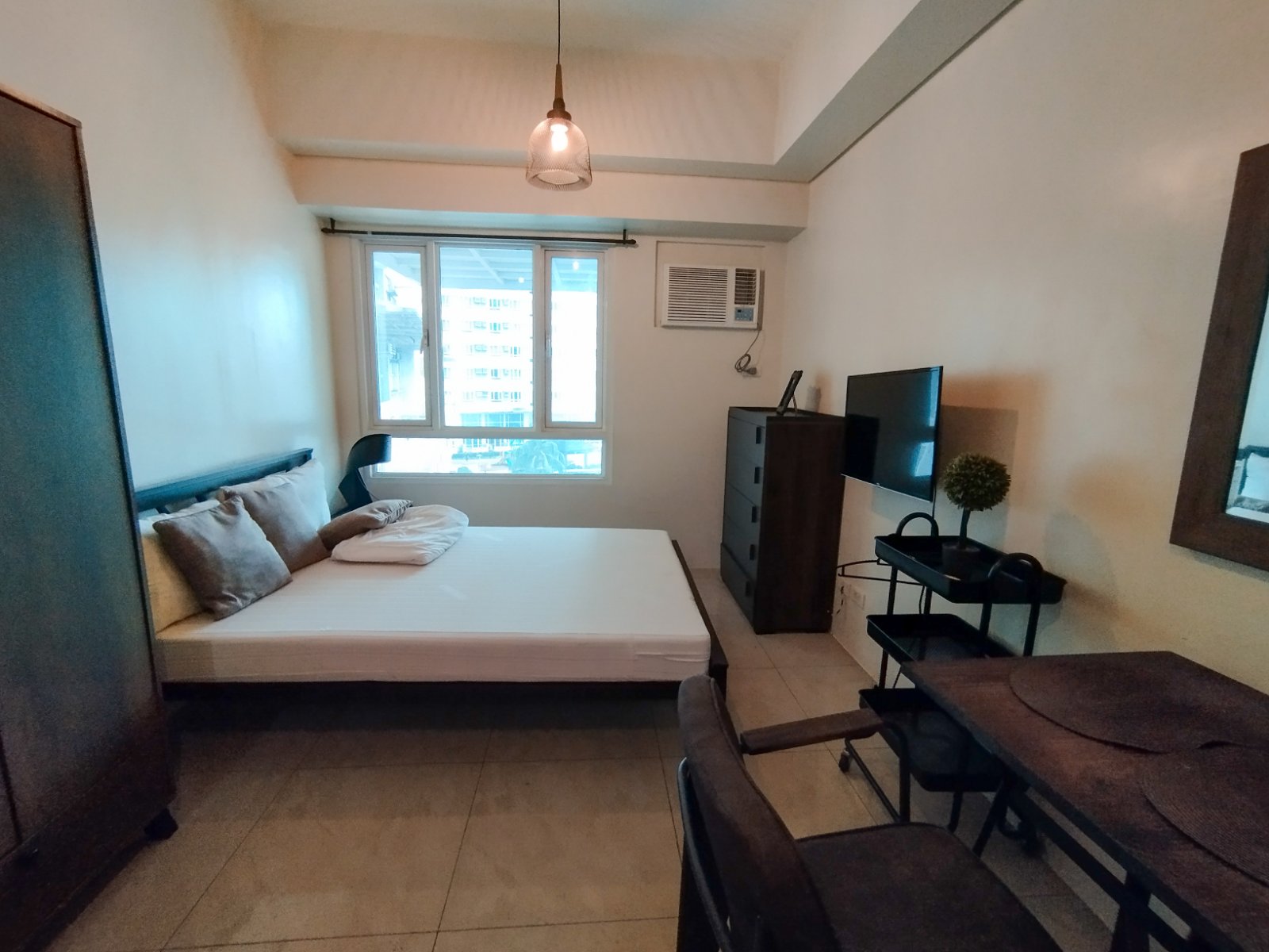 STUDIO UNIT FOR RENT AT THE BEACON TOWER MAKATI