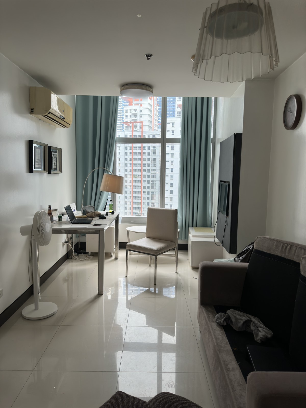 FOR RENT - 1 BEDROOM UNIT AT ONE CENTRAL MAKATI