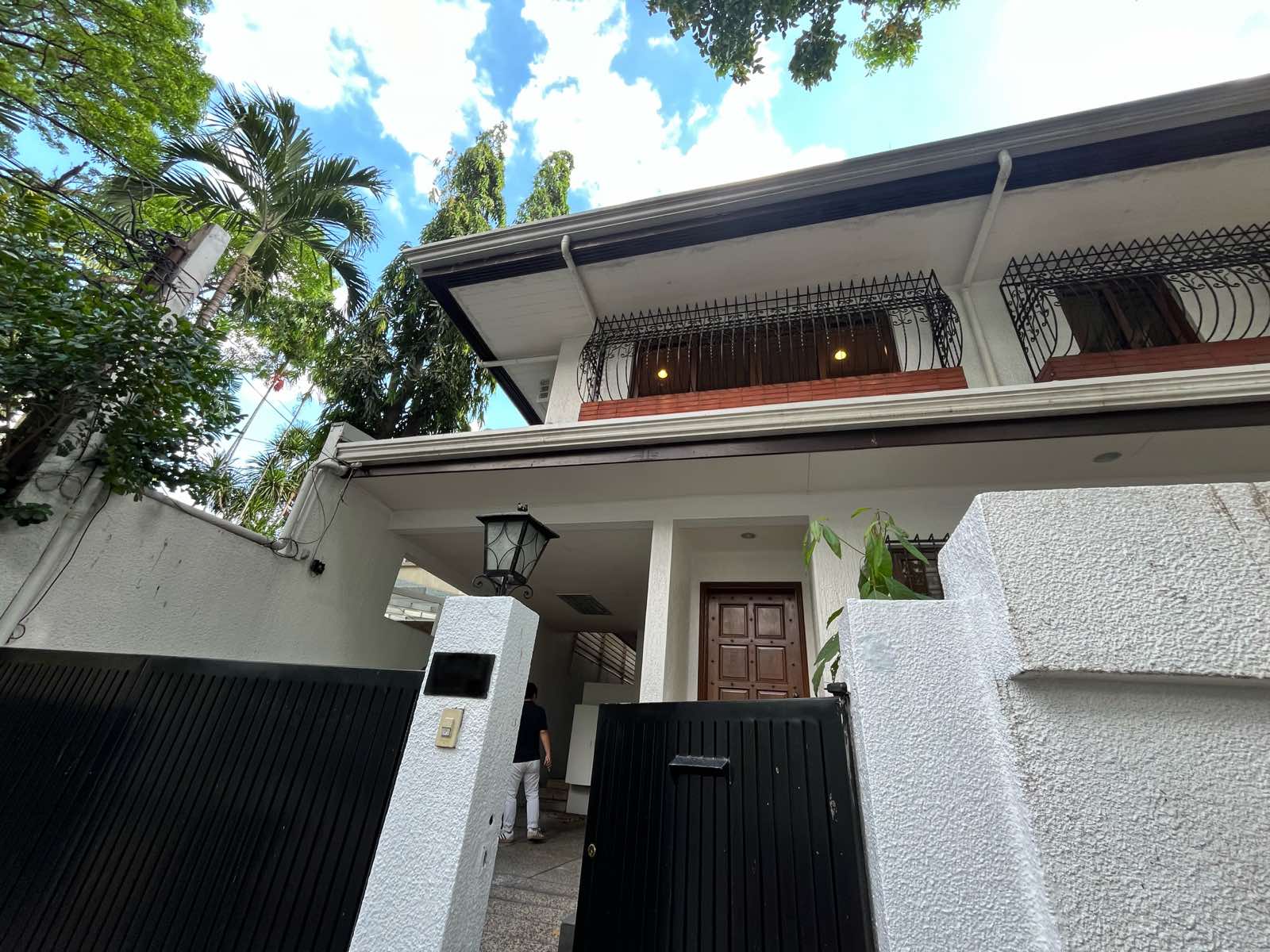 FOR RENT - 2-STOREY TOWNHOUSE WITH 3 BEDROOM AT SAN LORENZO VILLAGE