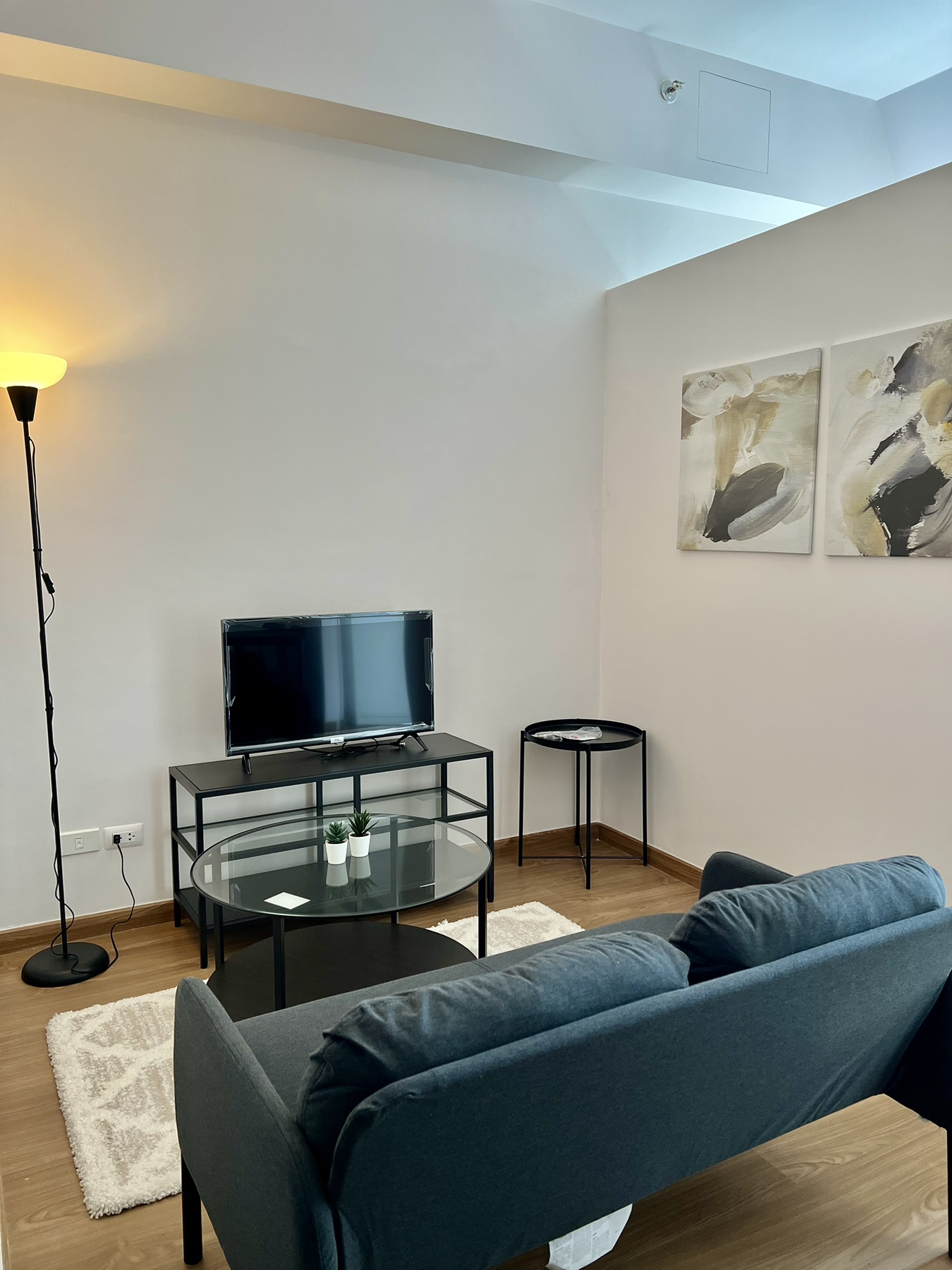 FOR RENT - 1 BEDROOM UNIT AT THE RISE MAKATI