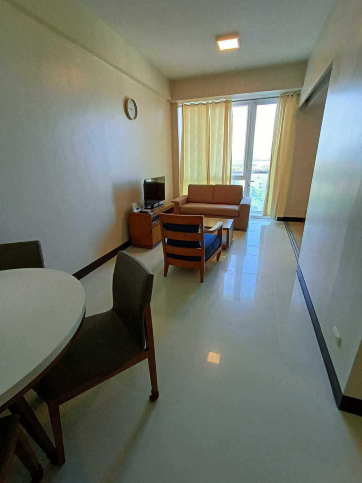 FOR SALE - STUDIO UNIT AT 8 NEWTOWN BOULEVARD MACTAN CEBU