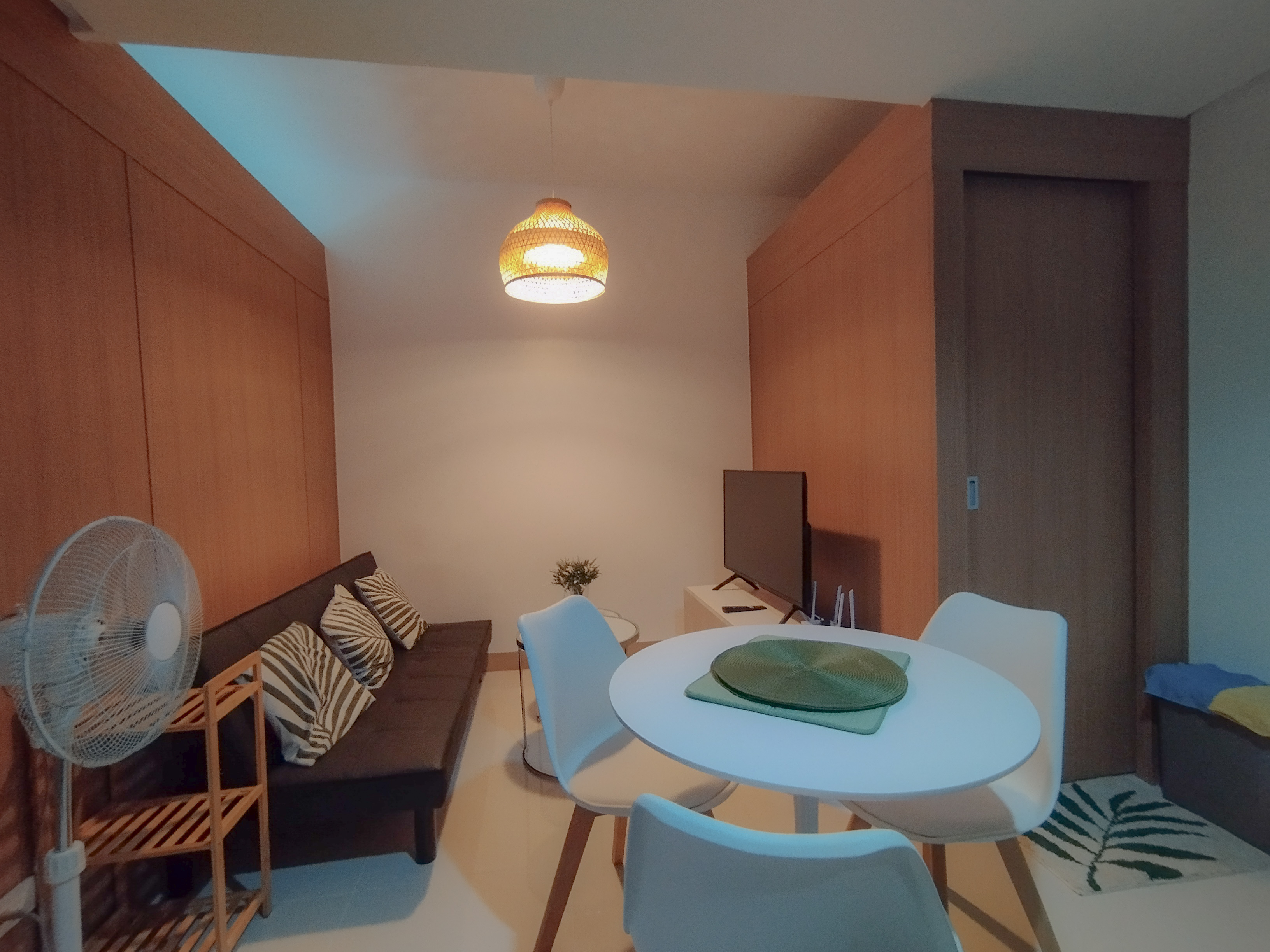 FOR RENT - 1 BEDROOM UNIT AT LUSH RESIDENCES