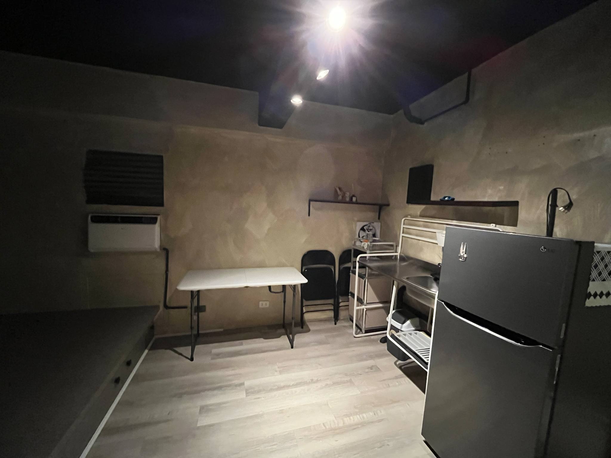 FOR RENT - INDUSTRIAL FINISHED STUDIO UNIT AT STAR CENTRUM